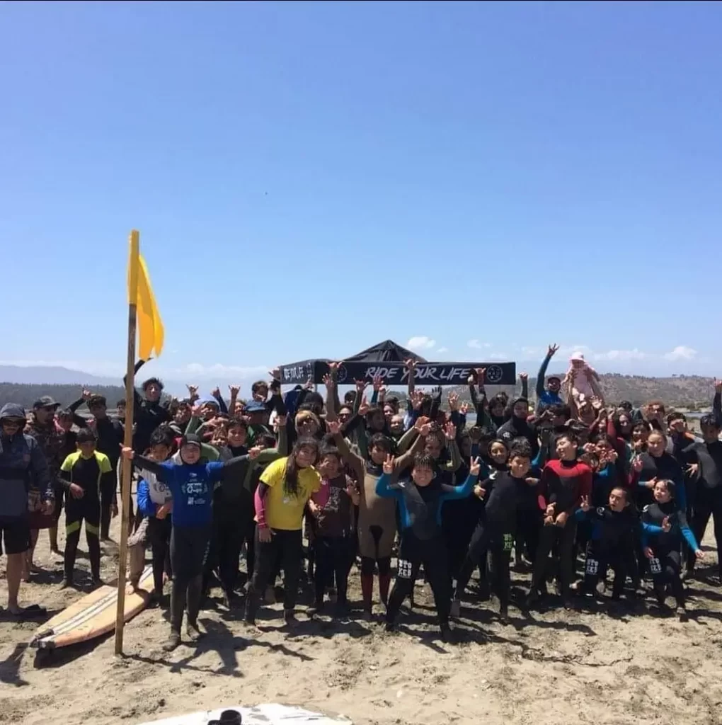grupo de escuela de surf