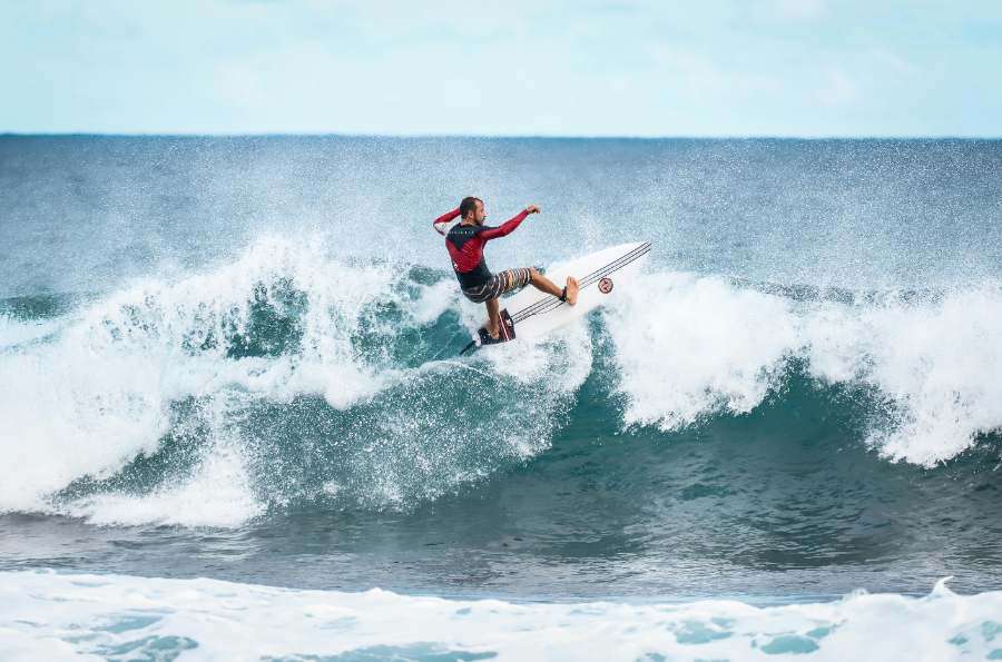 mejores-playas-para-surfear-en-Chile-1